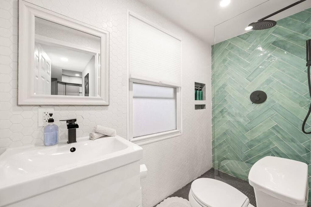 New! Cozy Apt In Center City! Filadélfia Exterior foto